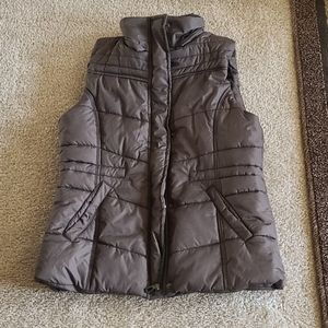 Brown adjustable puffer vest